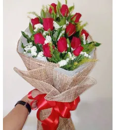 Beautiful Bunch of 12 Red Roses Bouquet