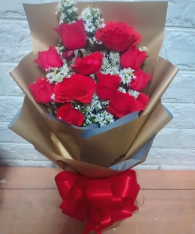 12 Red and White Roses in a Bouquet